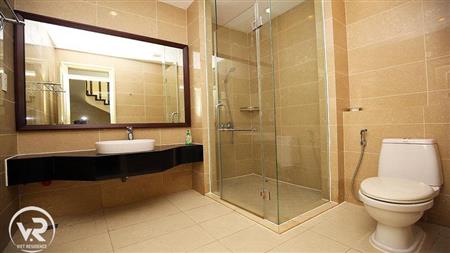 Bathroom 02