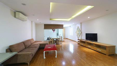 Cozy 02 bedroom apartment for rent near Truc Bach lake