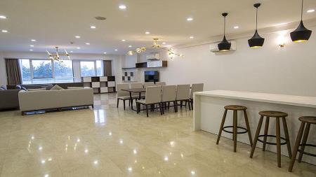 Modern 267 m2 apartment in The Link Ciputra Hanoi for rent, 4 bedroom