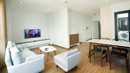 Spacious & modern 01 bedroom apartment for rent near Somerset West Point Hanoi