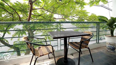 Balcony with lake view 