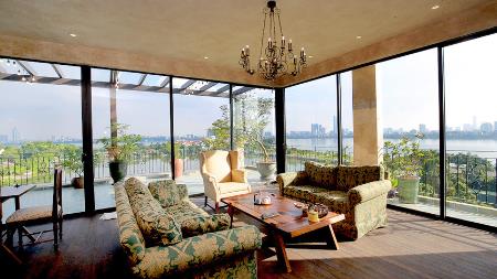 Unique penthouse for rent in Tay Ho, panoramic lake view, 03 bedroom