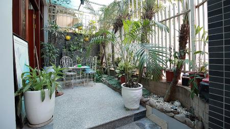 Good house with 06 bedroom for rent in Au Co, Tay Ho for rent