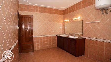 Guest bathroom on 3 floor