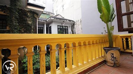 balcony on bedroom 01
