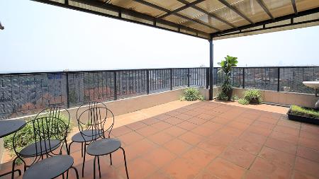 Terrace apartment for rent in Tay ho, 02 bedroom, modern furnished
