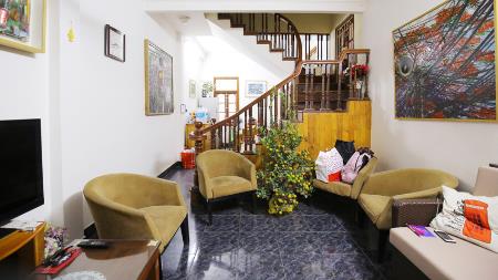 A local house with 04 bedroom house for rent in Tay Ho