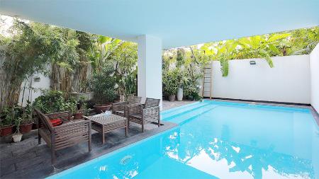 Swimming pool 03 bedroom apartment for rent in Tay Ho