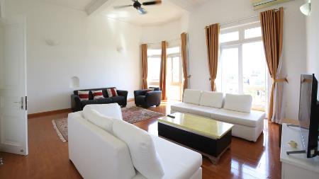 Palace 03 bedroom apartment for rent in Xuan Dieu, Tay Ho