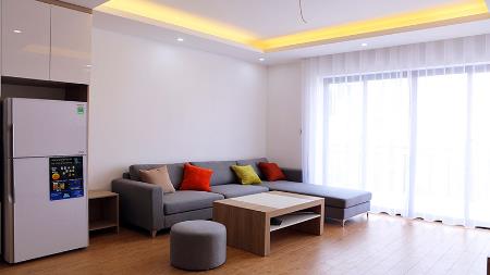 Modern 02 bedroom apartment for rent in Tay Ho with balcony and car access