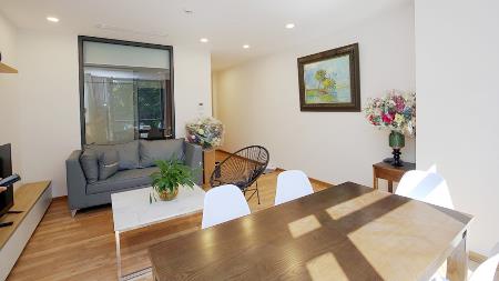 Affordable 02 bedroom apartment for rent in Truc Bach