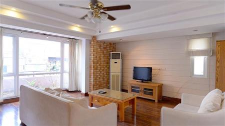yen phu 2 bedroom apartment for rent near lake 5 37803